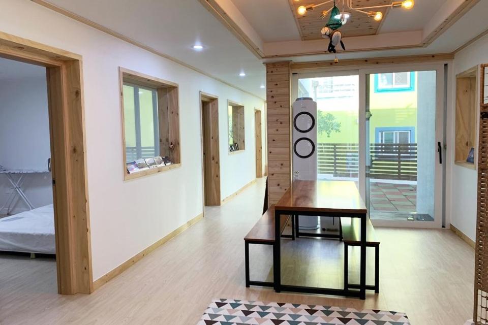 Jeju Guesthouse Togŭnnae Dış mekan fotoğraf