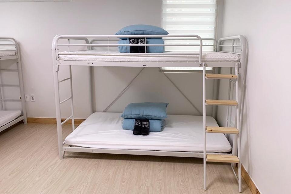 Jeju Guesthouse Togŭnnae Dış mekan fotoğraf