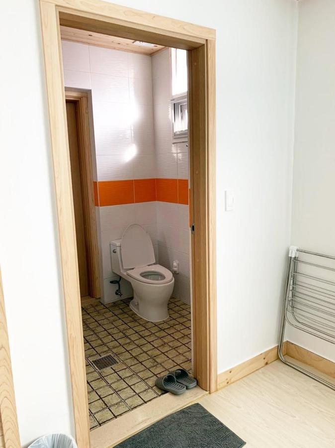 Jeju Guesthouse Togŭnnae Dış mekan fotoğraf