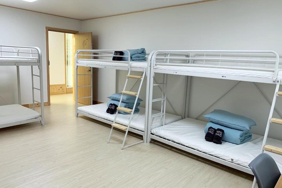 Jeju Guesthouse Togŭnnae Dış mekan fotoğraf
