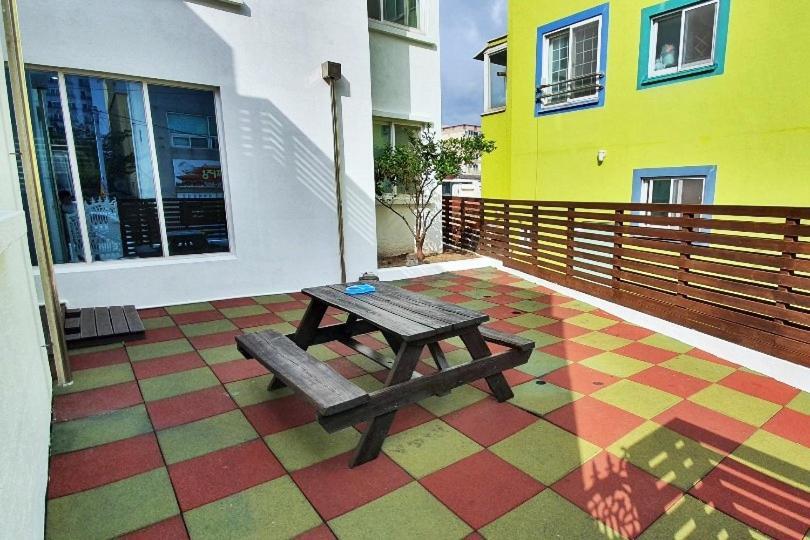 Jeju Guesthouse Togŭnnae Dış mekan fotoğraf