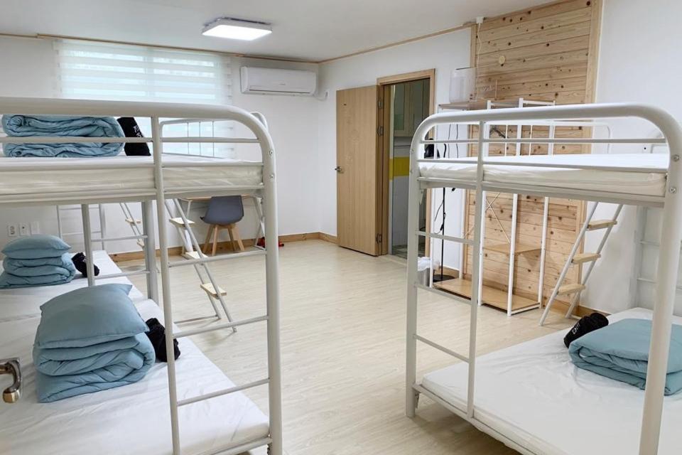 Jeju Guesthouse Togŭnnae Dış mekan fotoğraf