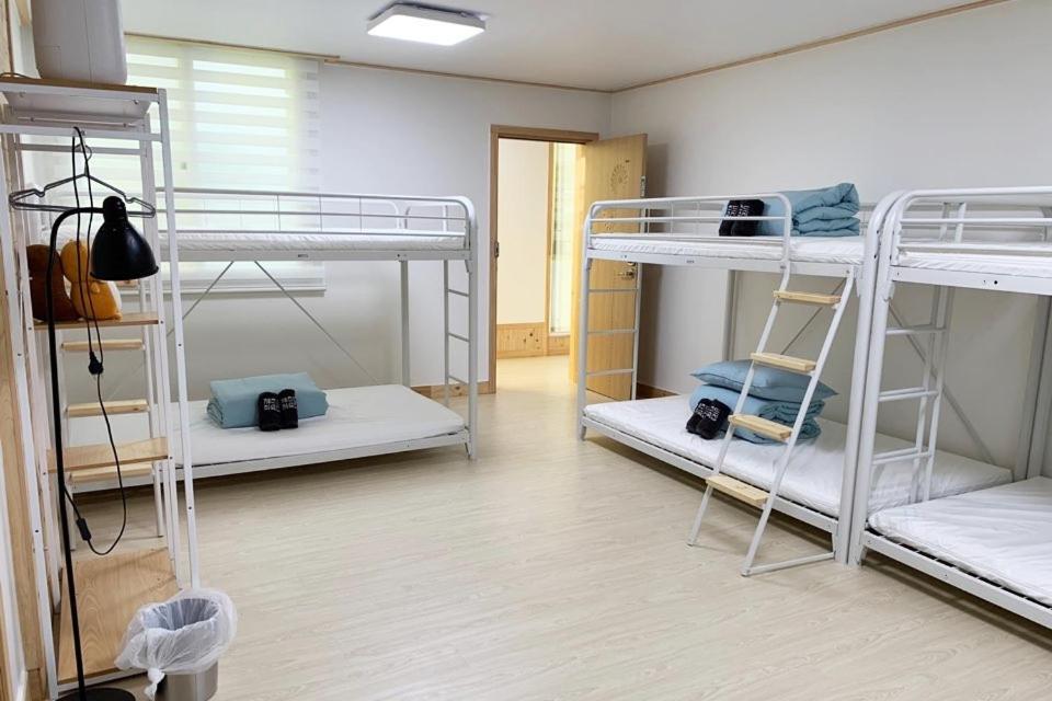 Jeju Guesthouse Togŭnnae Dış mekan fotoğraf